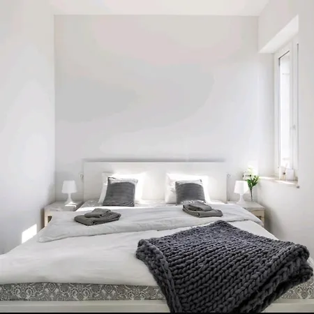 Just Like This - Cityapartment With Netflix
