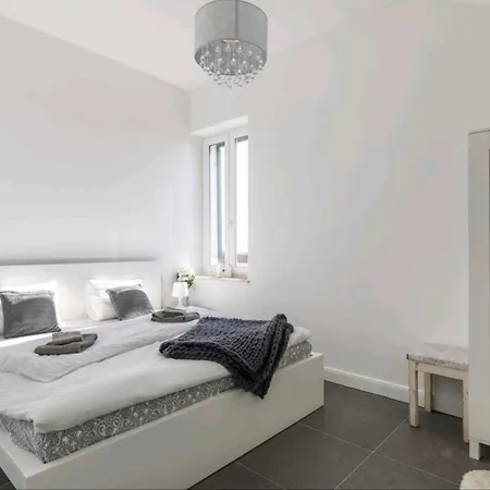 Just Like This - Cityapartment With Netflix